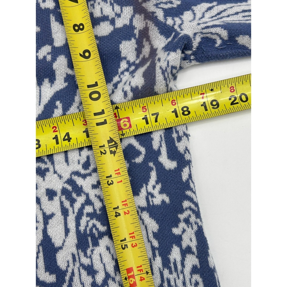 Womens Blue and White Damask Floral Knit Crewneck Pullover Sweater Long Sleeve - Picture 5 of 6